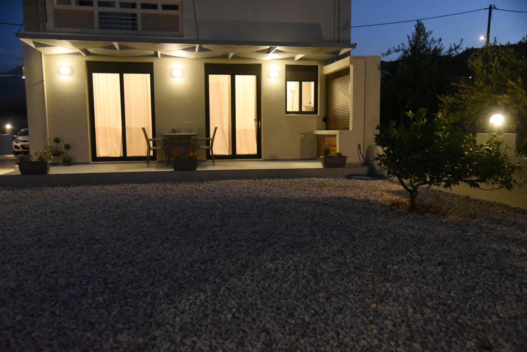 Pirgos Deluxe Apartment - Private Parking Kíssamos Exterior foto